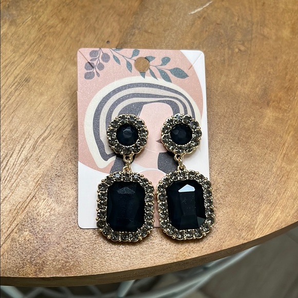 Faceted Black and Gold Drop Earrings - Picture 4 of 4